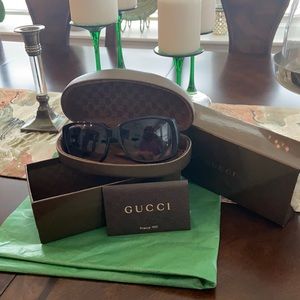 Pre owned Authentic Gucci sunglasses.